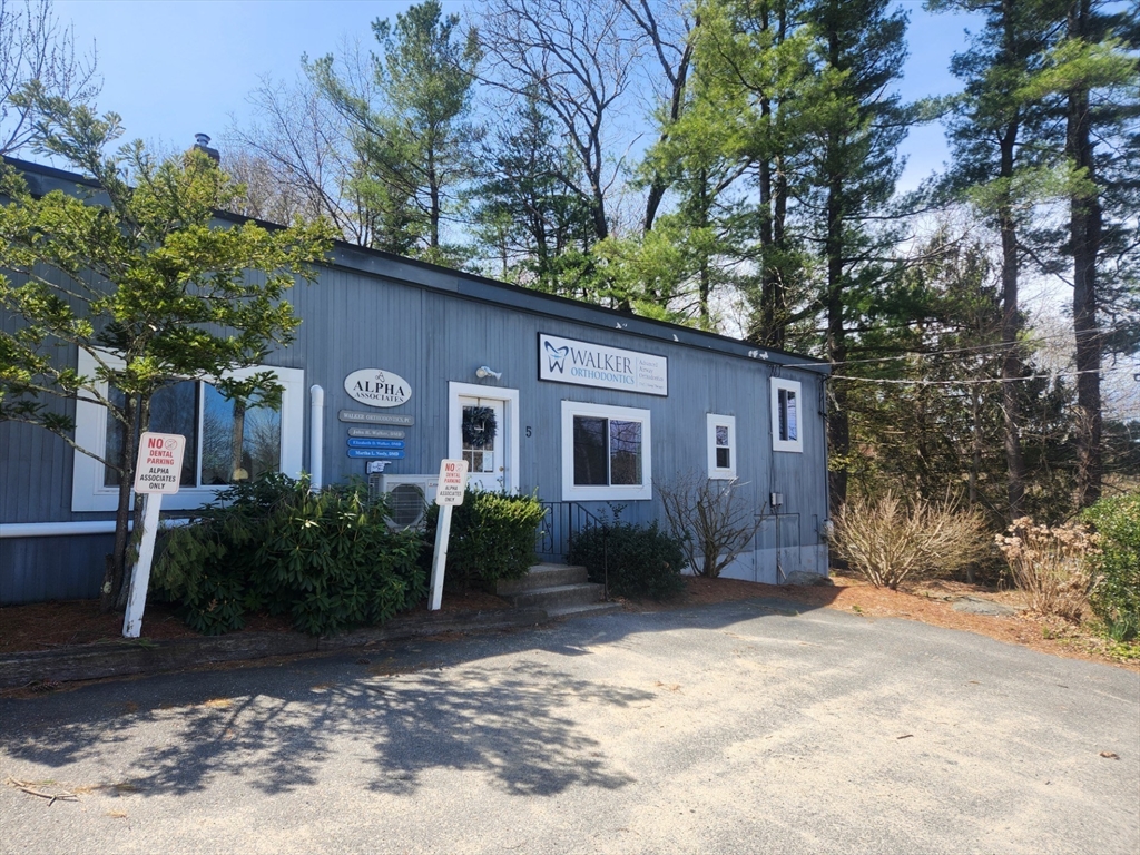 5 Pond Road 3
