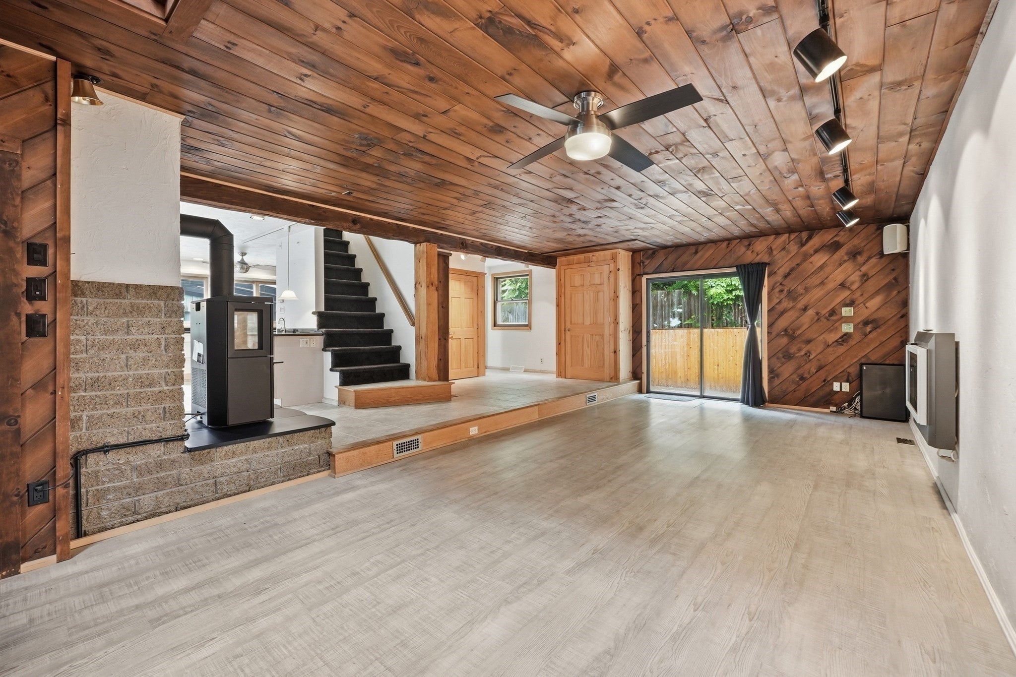 58 Lakeshore Dr Ext, West Brookfield, MA Photo #21