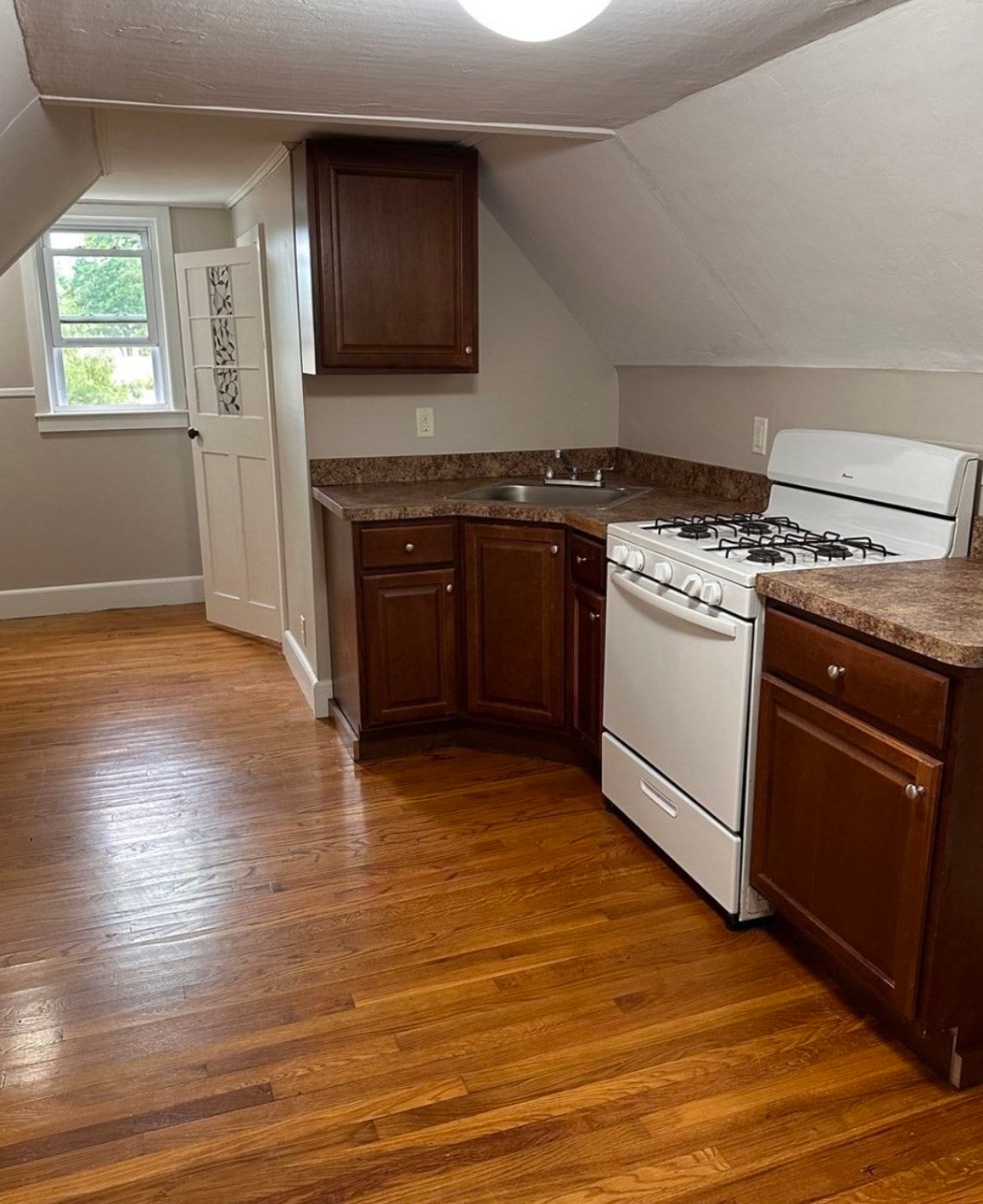 177 Pleasant St 2