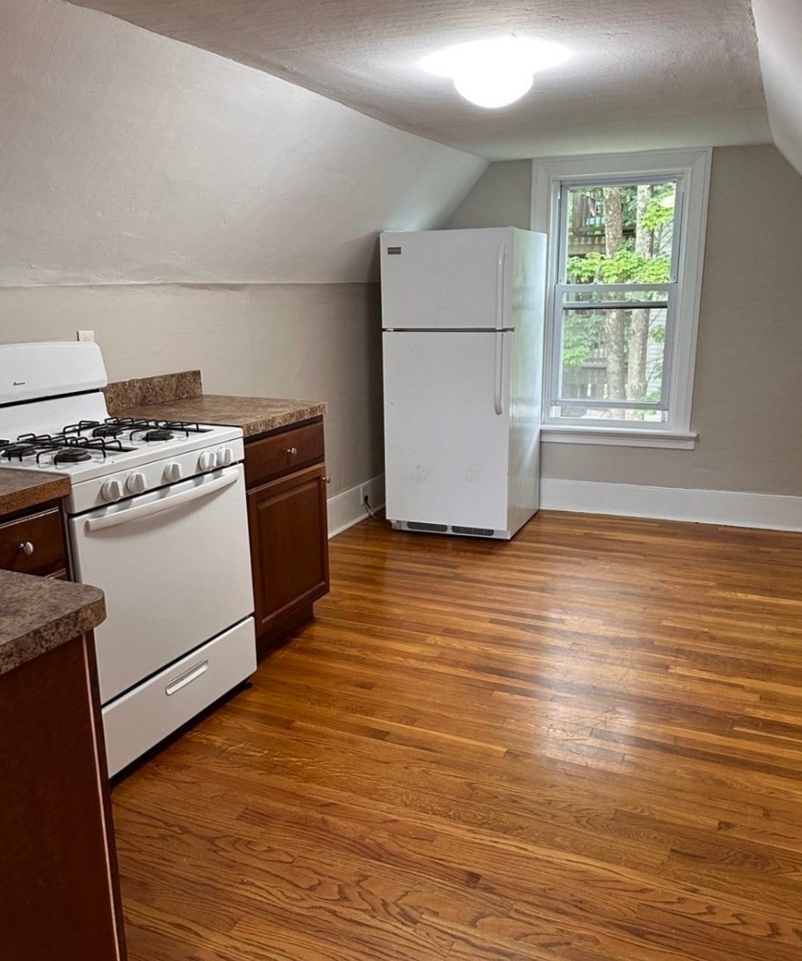 177 Pleasant St 2