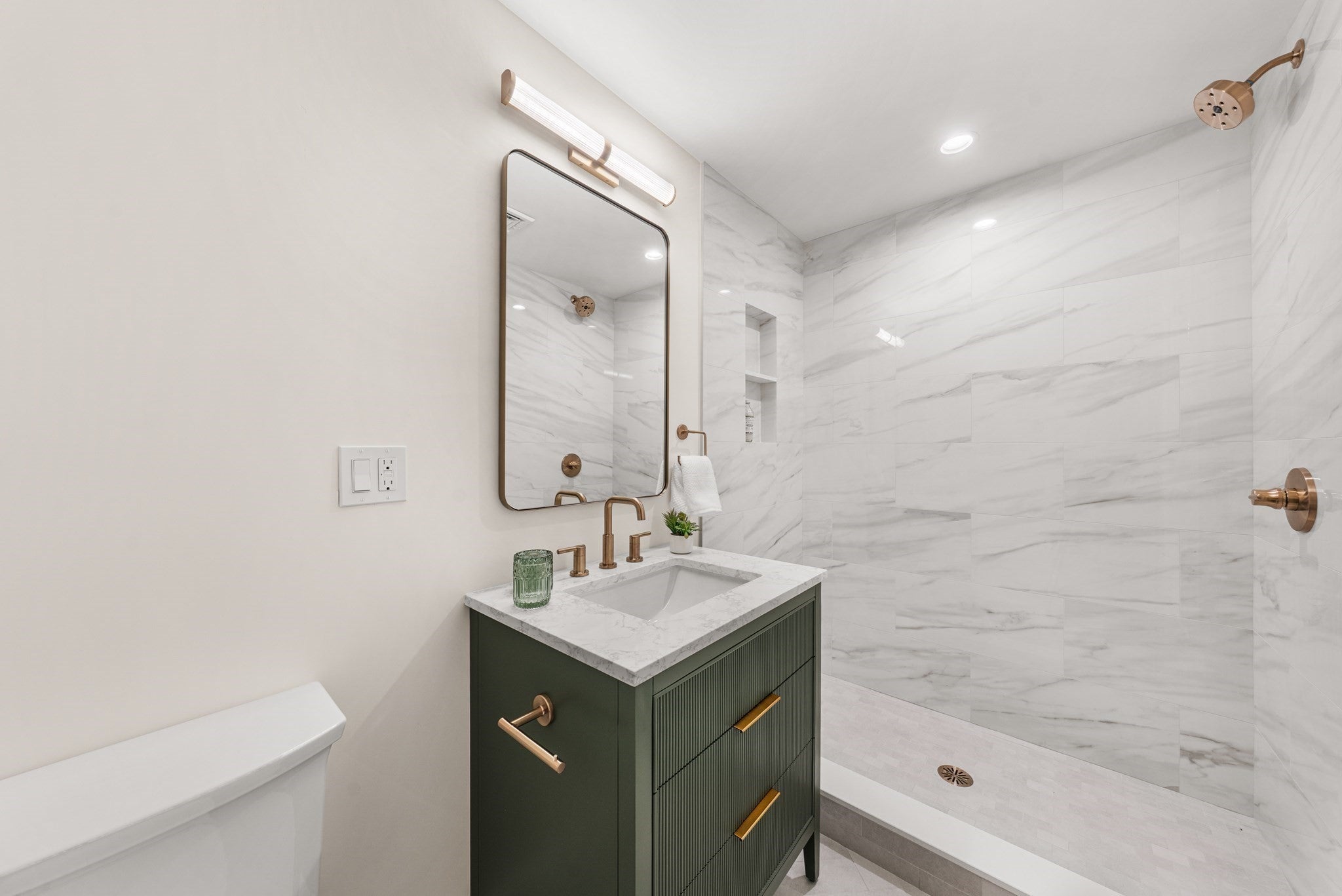 4 Crescent Rd #1, Needham, MA Photo #25