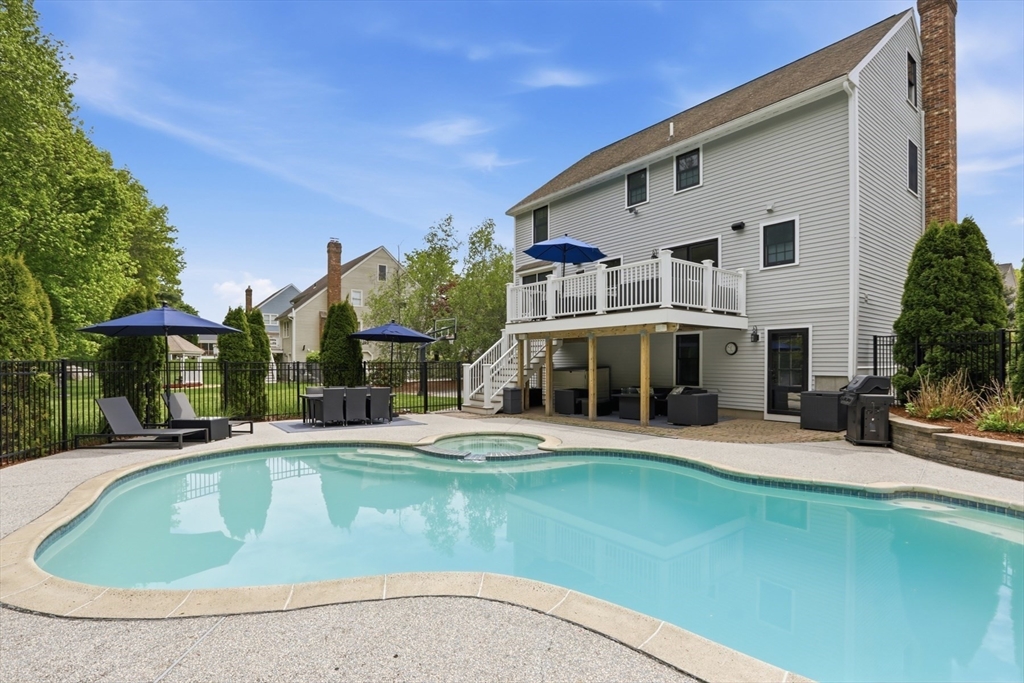 40 Frances Dr