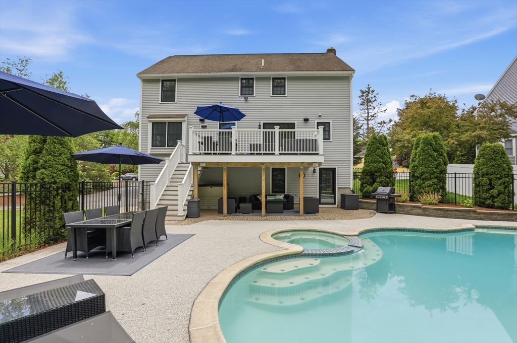 40 Frances Dr