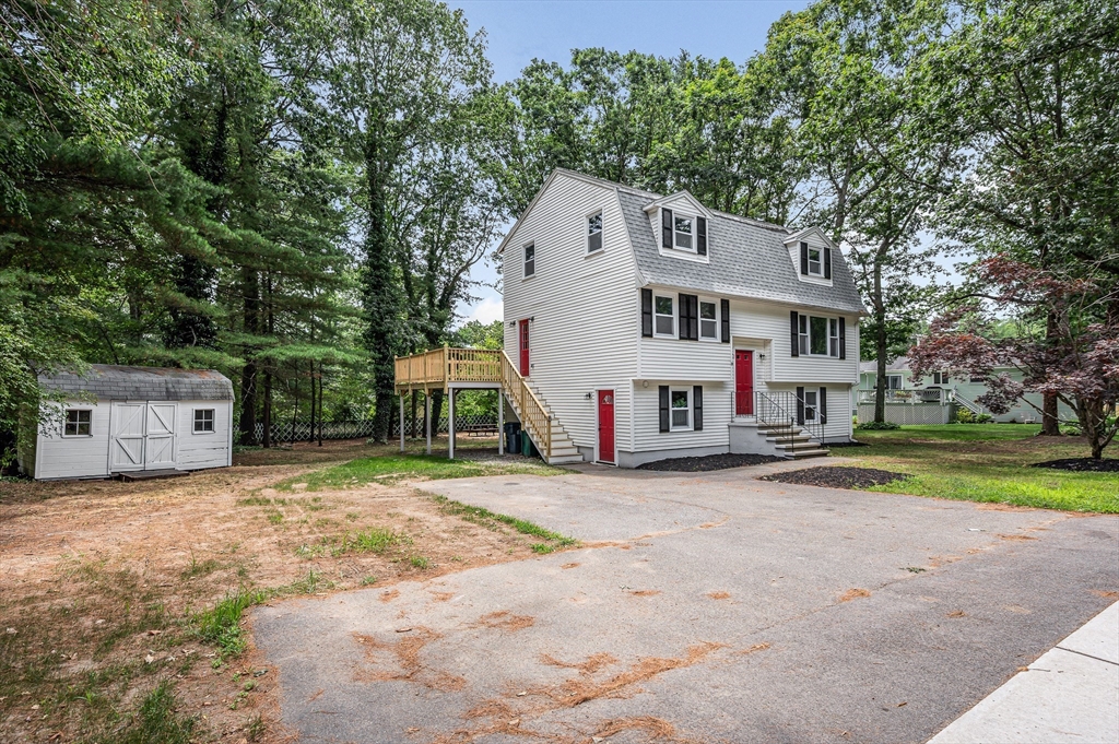 187 Pond St