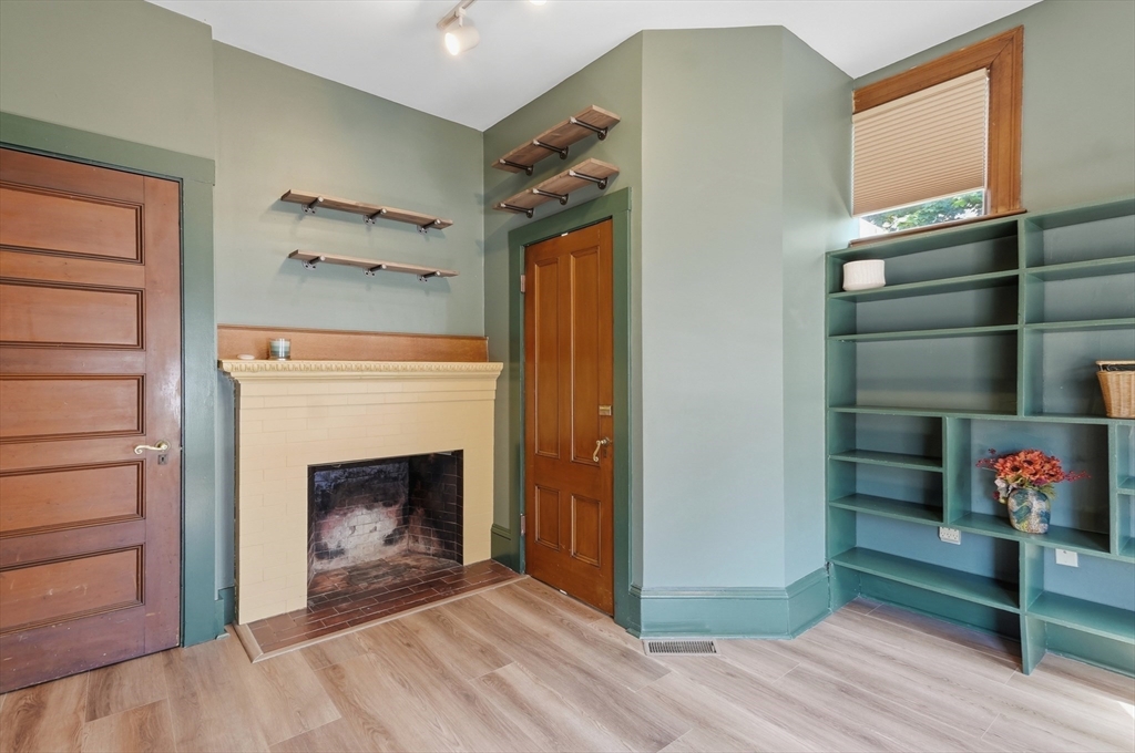 7 Wyman Street 1