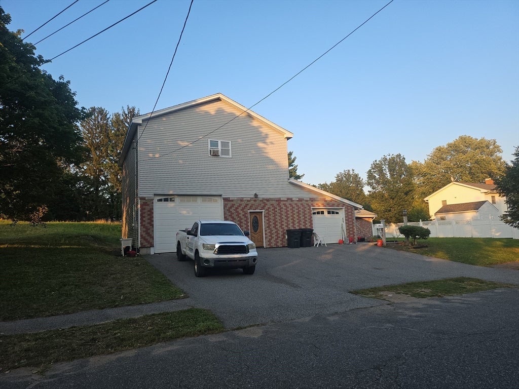 7 Lisa Rd