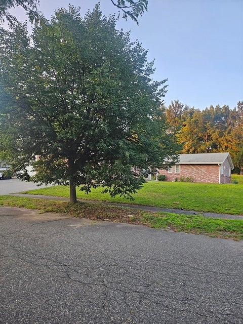 Photo of 7 Lisa Rd, Peabody, MA 01960 (MLS # 73564740)