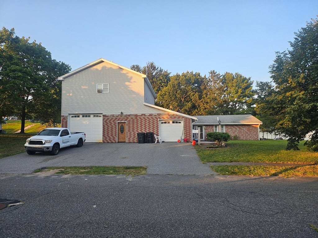 7 Lisa Rd