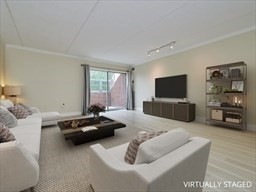 50 56 Broadlawn Park 512