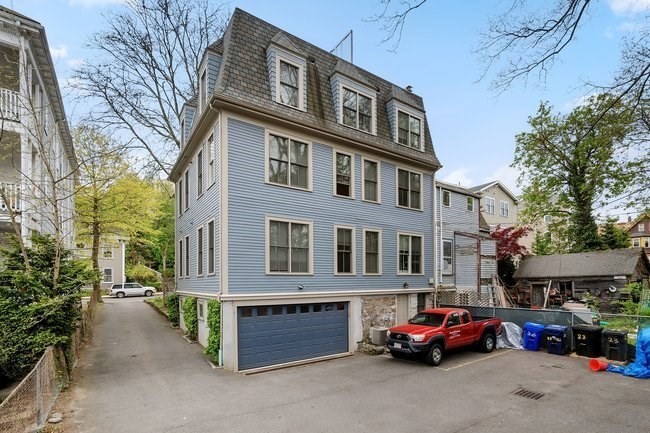 23 Hillside St
