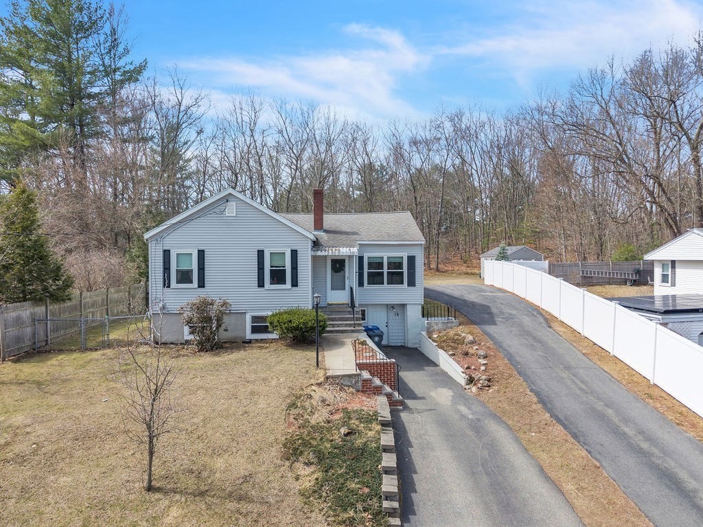 19 Elane AVE, Methuen, MA Photo #1