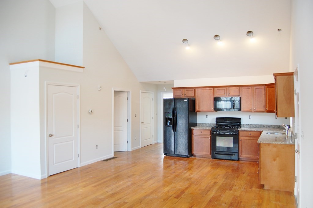 3 Merrimac Way I