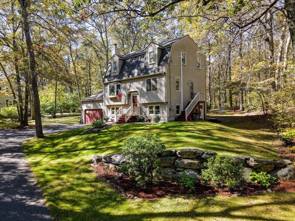 38 Pine Ridge Dr