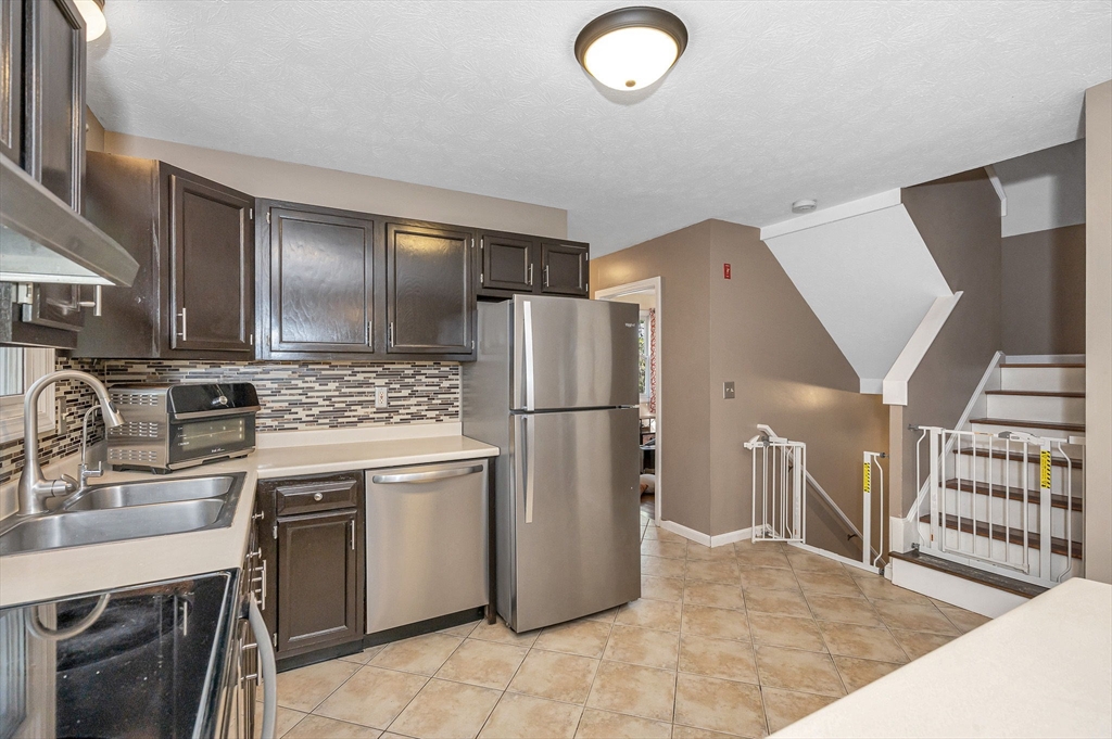 38 Pine Ridge Dr