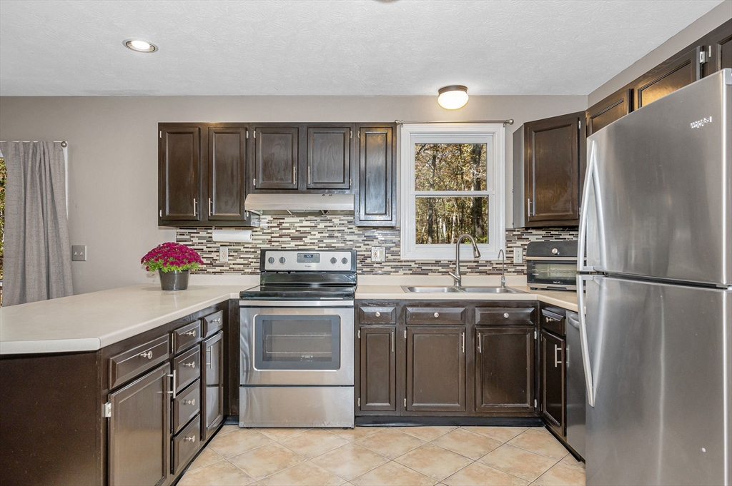 38 Pine Ridge Dr