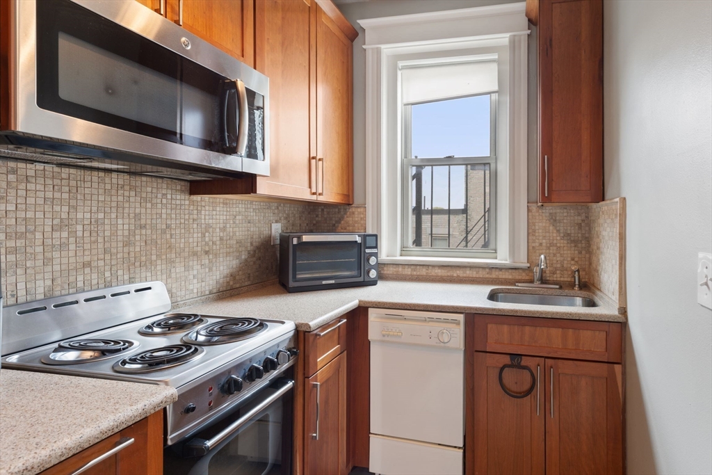 1669 Commonwealth Avenue 18