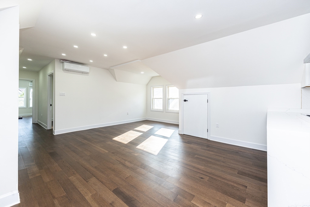 40 Devon St 3