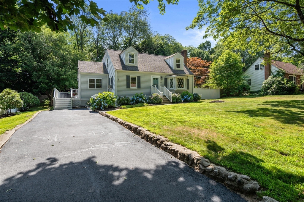 63 Conlyn Ave