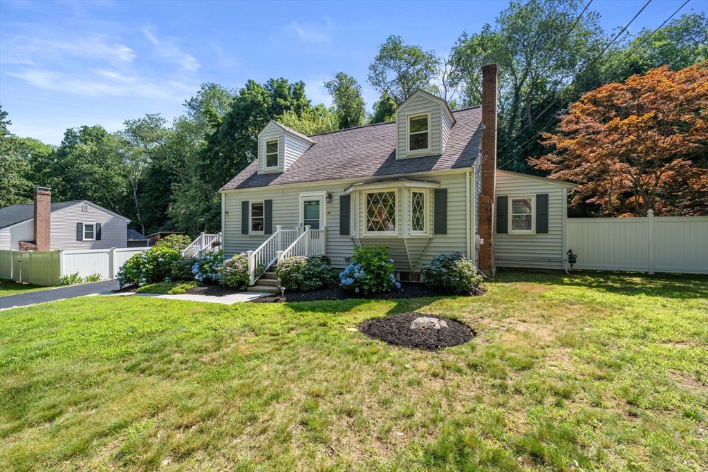 63 Conlyn Ave