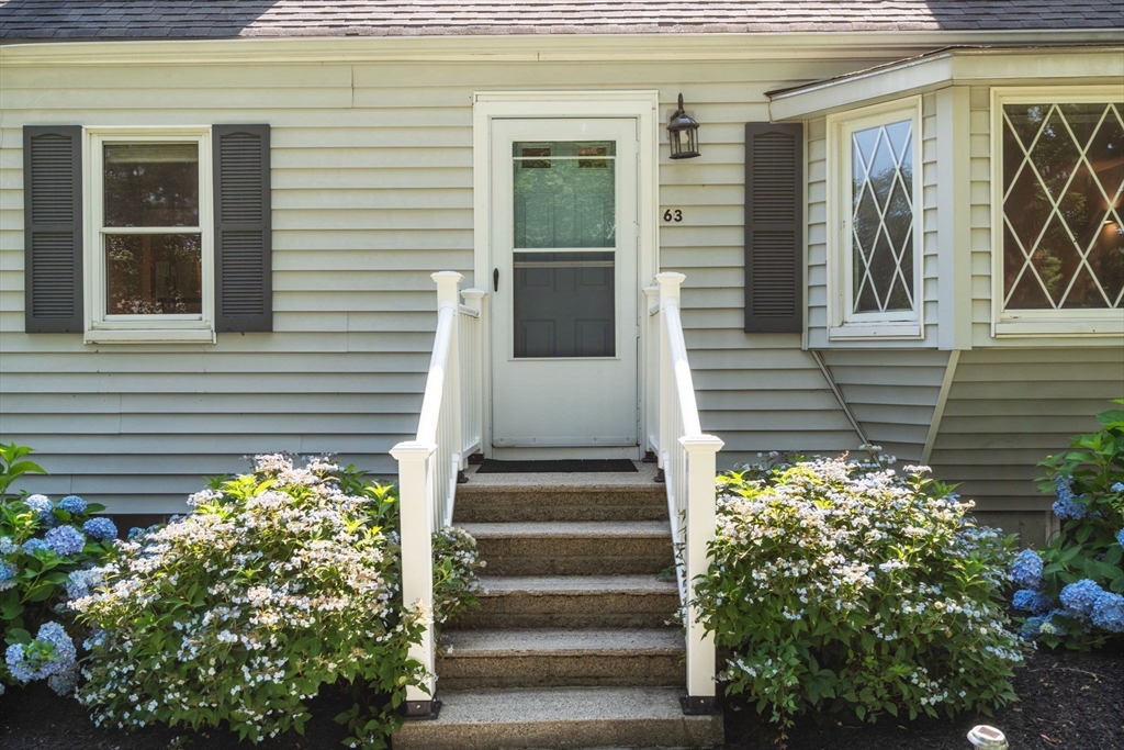 63 Conlyn Ave