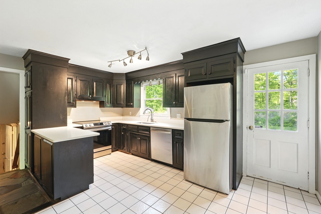10 Brookmont Dr