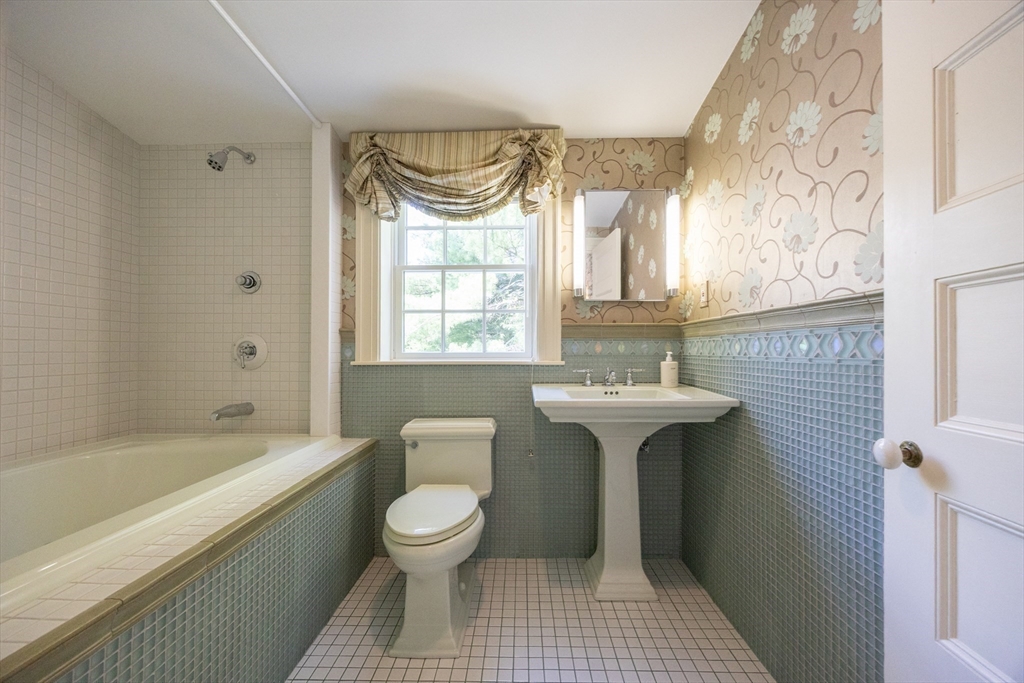 55 Parkwood Drive, Milton, MA Photo #31