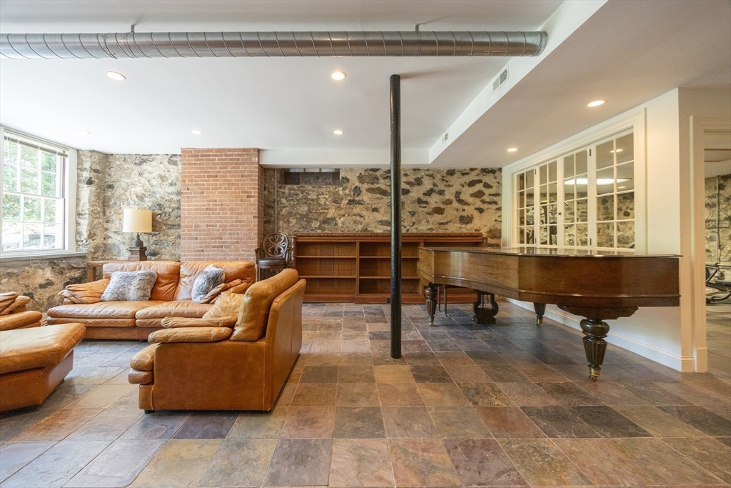 55 Parkwood Drive, Milton, MA Photo #33