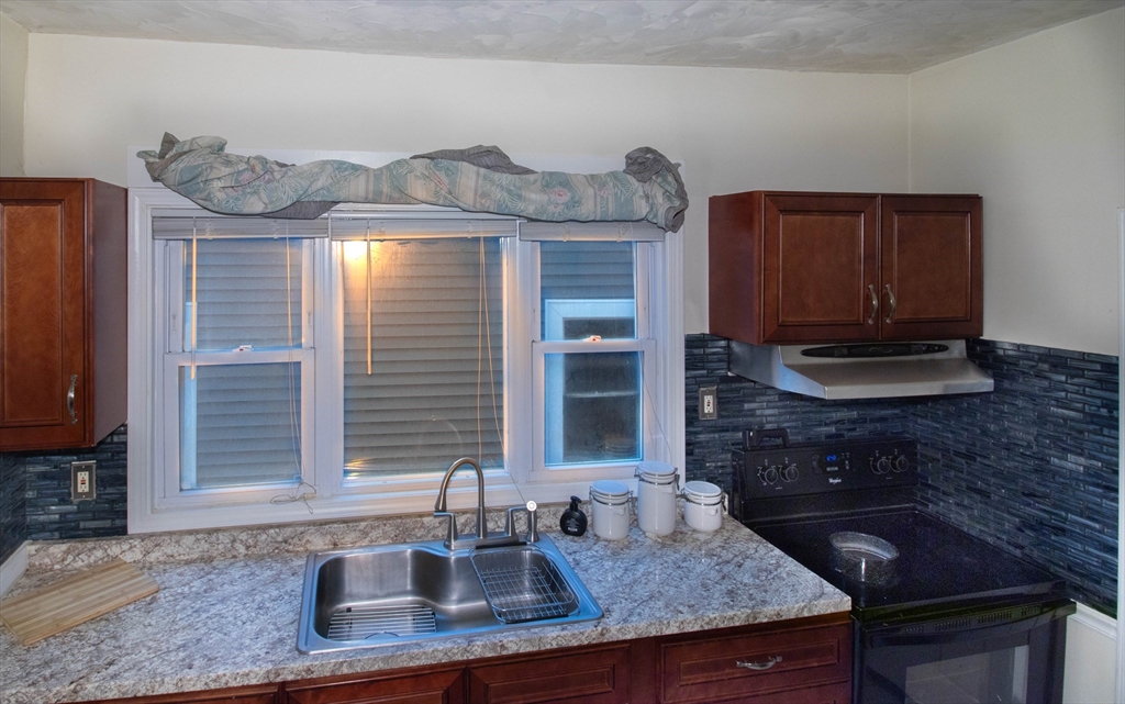 19 Glenwood St, Brockton, MA Photo #3