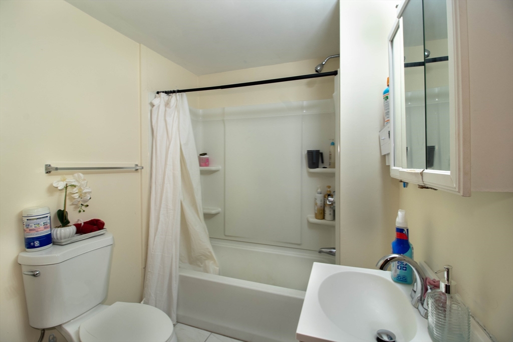 19 Glenwood St, Brockton, MA Photo #28
