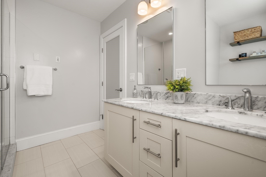 9 Bartlett Cres #1, Brookline, MA, 9 Bartlett Cres #1, Brookline, MA Photo #14