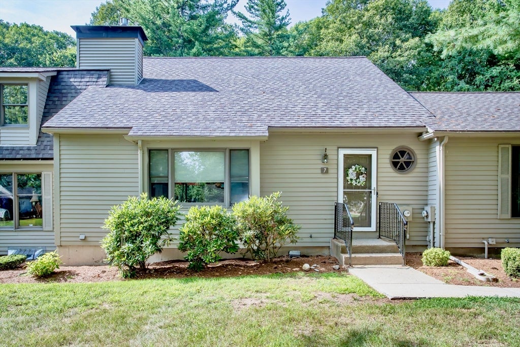 Photo of 419 Southwick Road, Westfield, MA