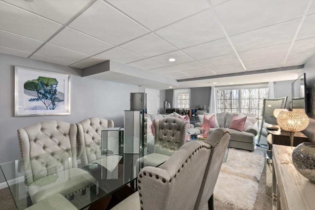 Haverhill, Massachusetts 01835, United States, 3 Bedrooms Bedrooms, ,3 BathroomsBathrooms,Residential,Active,118725