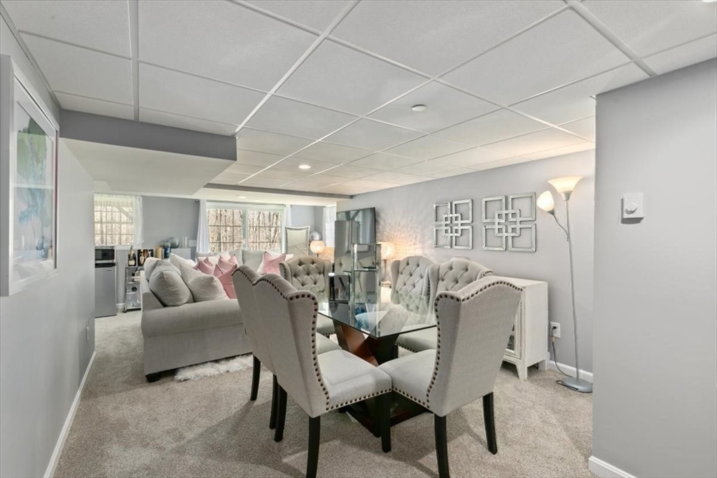 Haverhill, Massachusetts 01835, United States, 3 Bedrooms Bedrooms, ,3 BathroomsBathrooms,Residential,Active,118725