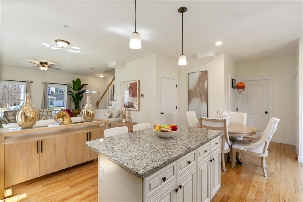 Haverhill, Massachusetts 01835, United States, 3 Bedrooms Bedrooms, ,3 BathroomsBathrooms,Residential,Active,118725