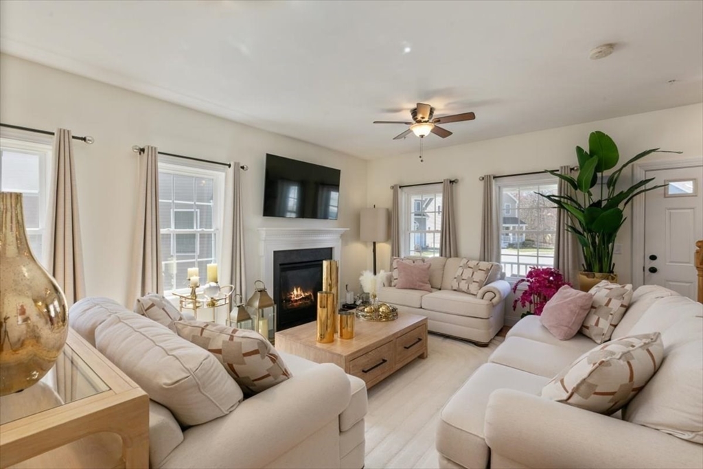 Haverhill, Massachusetts 01835, United States, 3 Bedrooms Bedrooms, ,3 BathroomsBathrooms,Residential,Active,118725