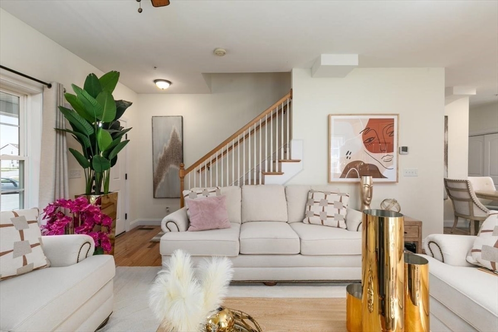 Haverhill, Massachusetts 01835, United States, 3 Bedrooms Bedrooms, ,3 BathroomsBathrooms,Residential,Active,118725