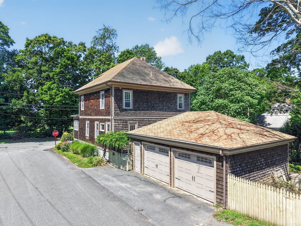 594 Slocum Rd