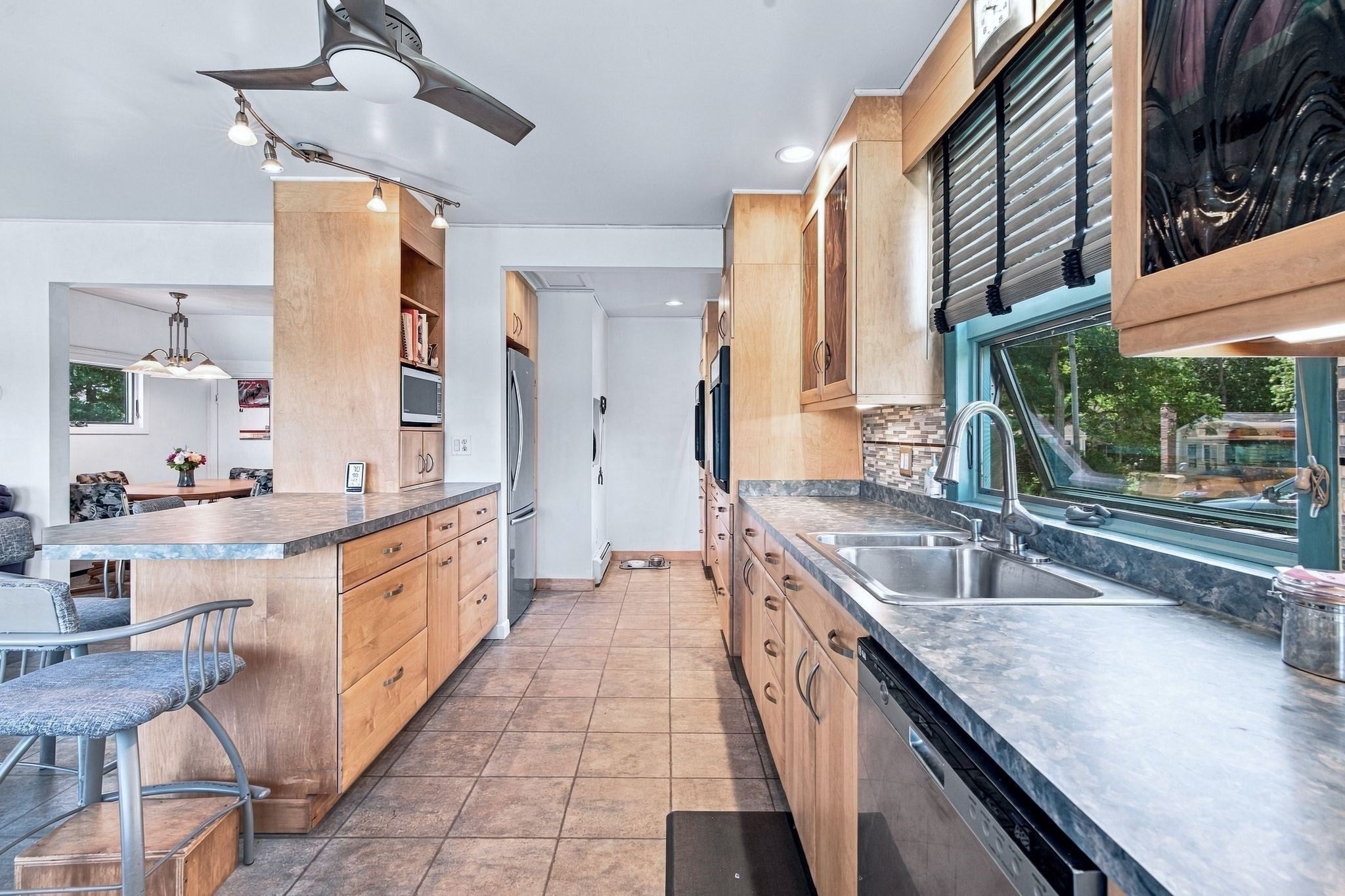 28 Arlington Rd, Wareham, MA Photo #6