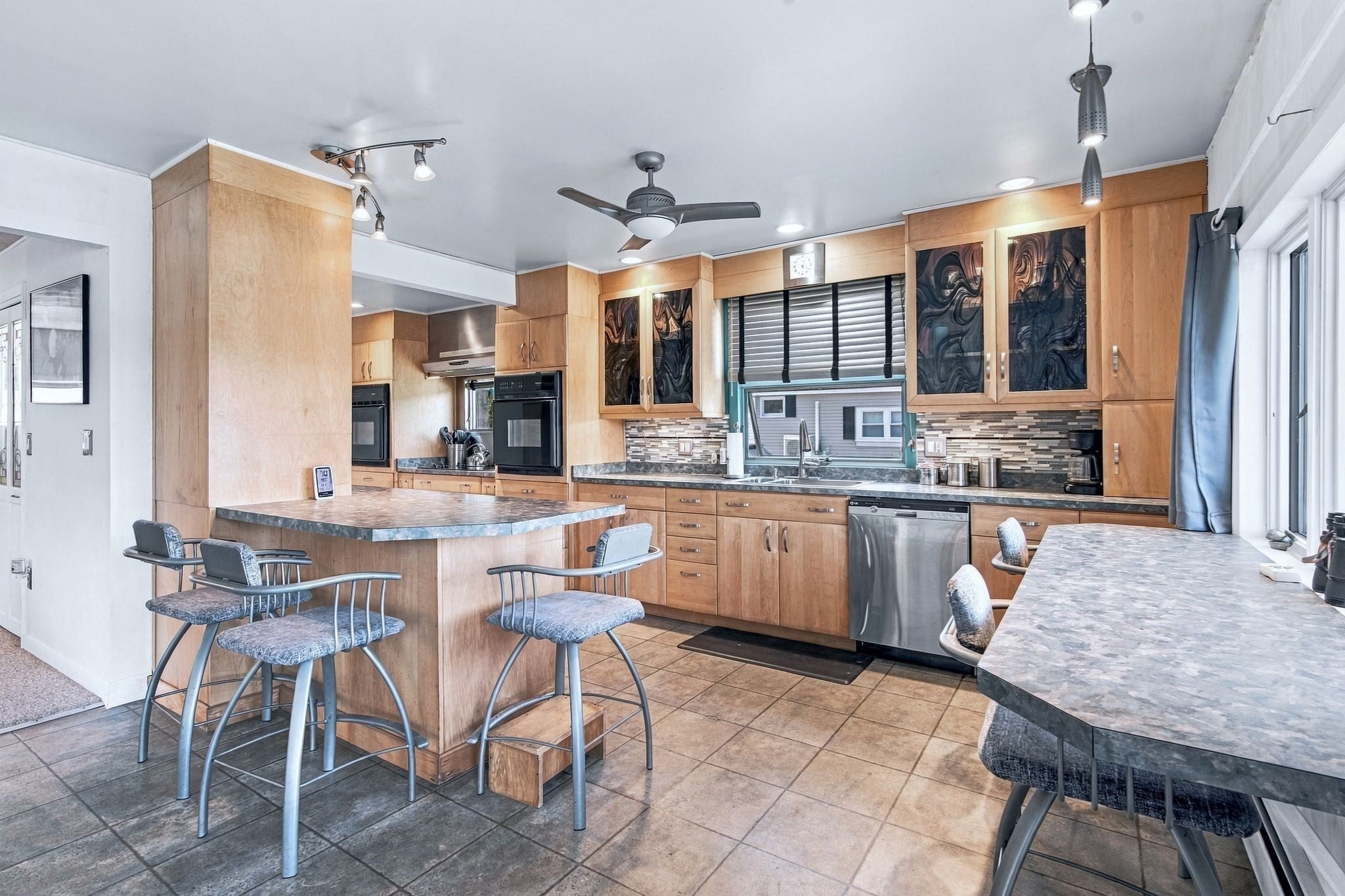 28 Arlington Rd, Wareham, MA Photo #3
