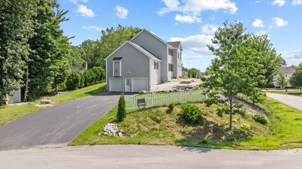 3 Moore Dr, Millbury, MA Photo #36
