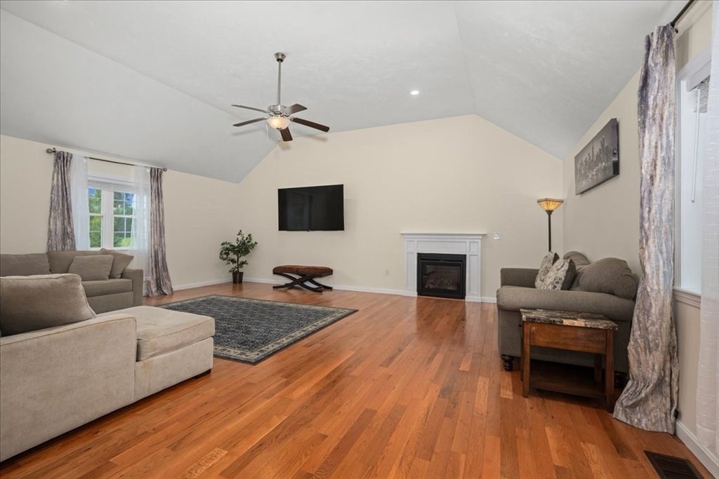 3 Moore Dr, Millbury, MA Photo #12