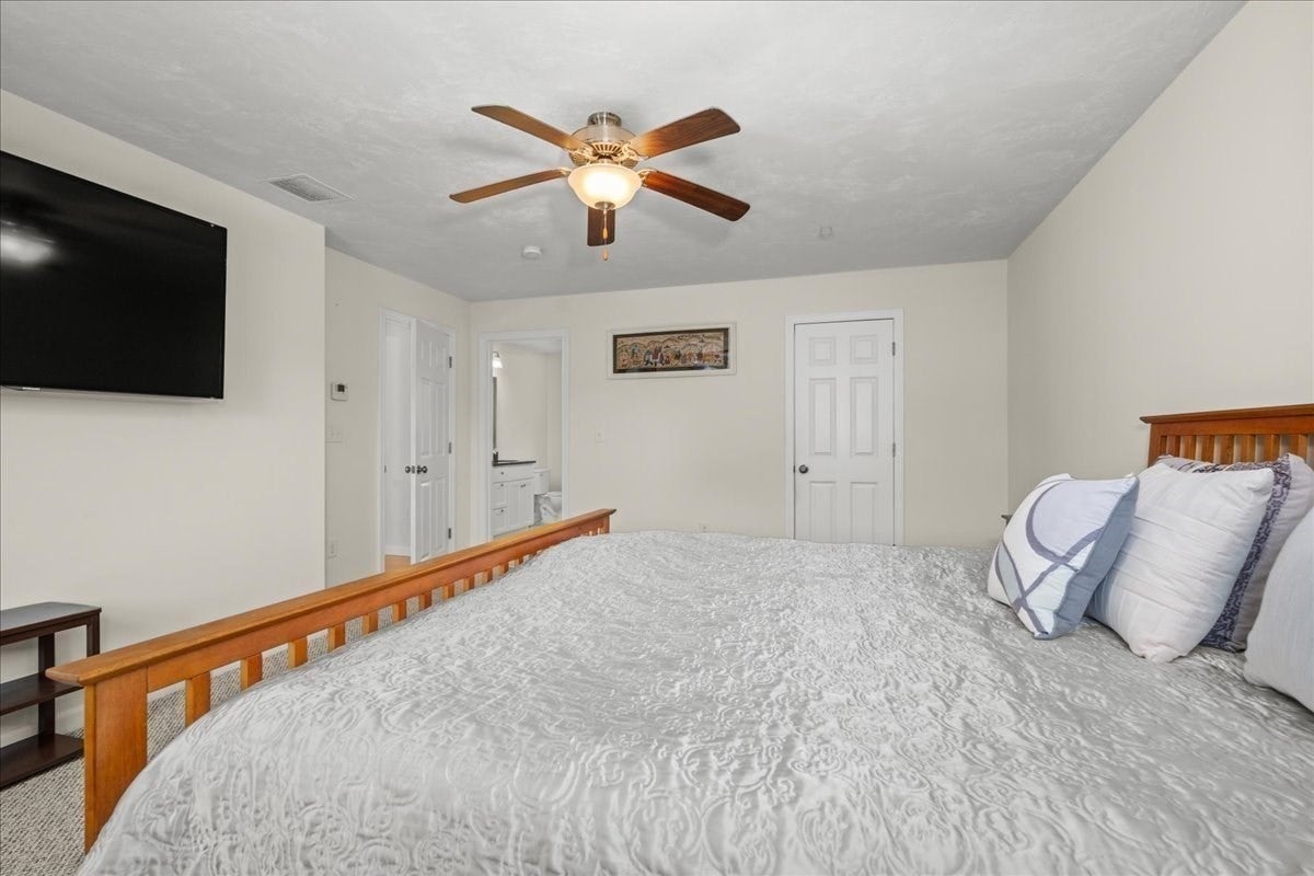 3 Moore Dr, Millbury, MA Photo #21
