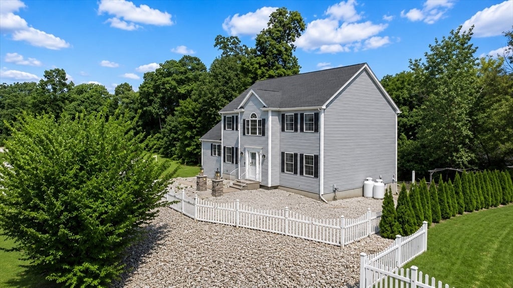 3 Moore Dr, Millbury, MA Photo #3