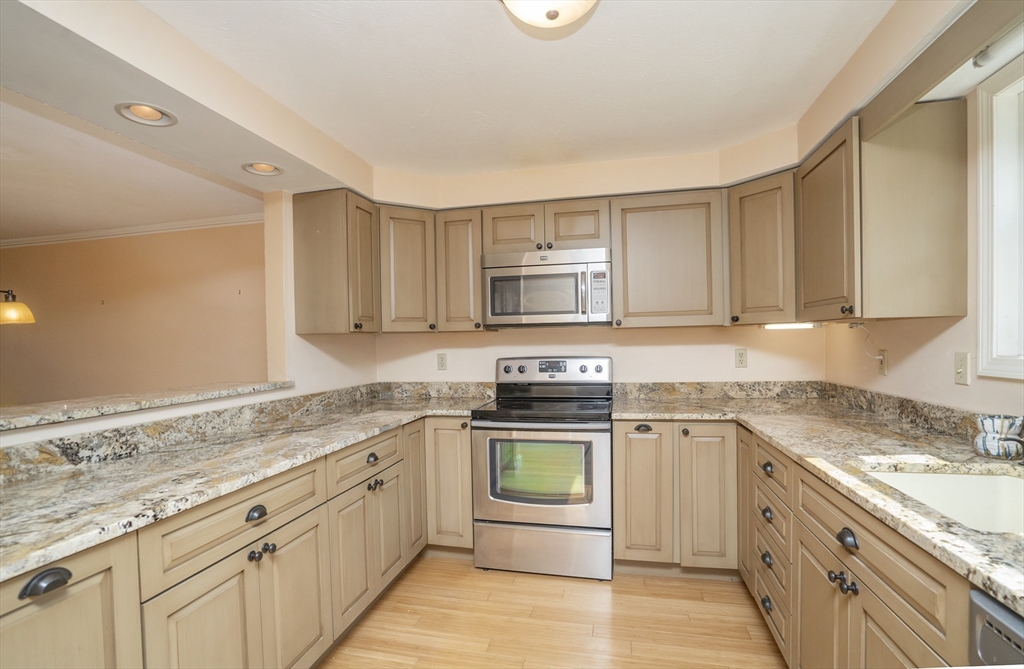 11 Whittier Meadows Dr 11