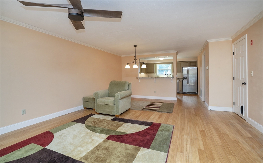 11 Whittier Meadows Dr 11