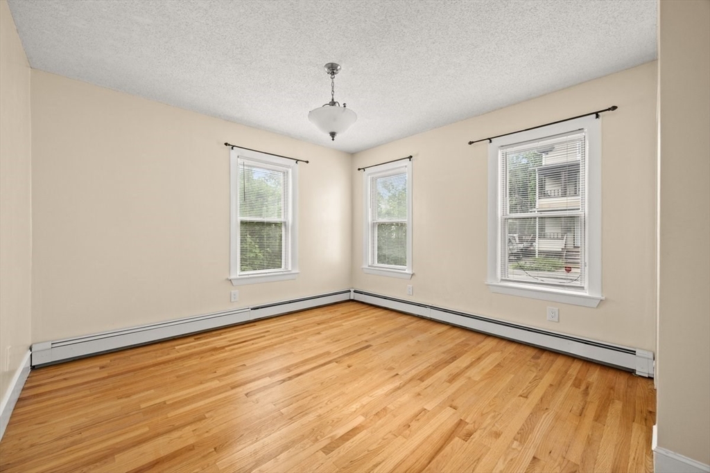 28 Myrtle St