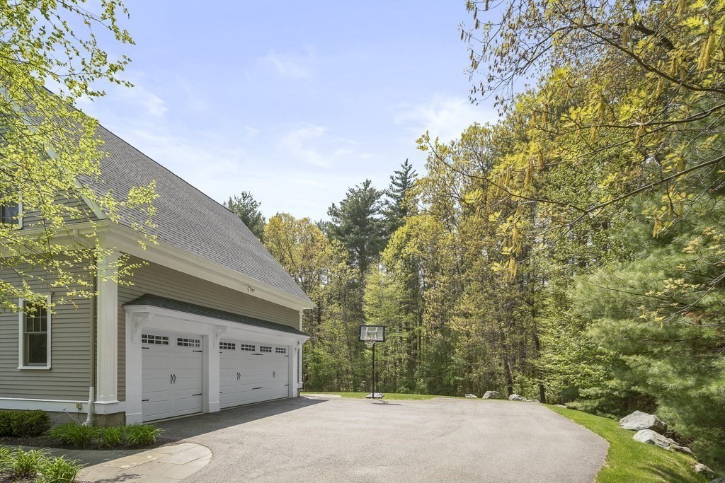 987 Lowell Rd