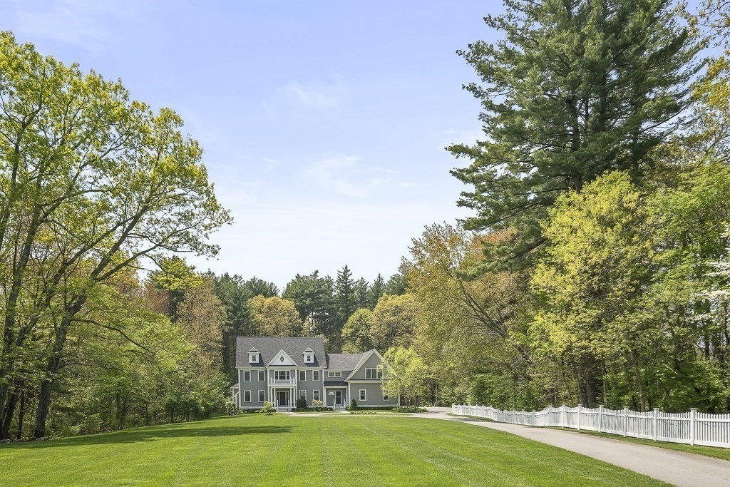 987 Lowell Rd