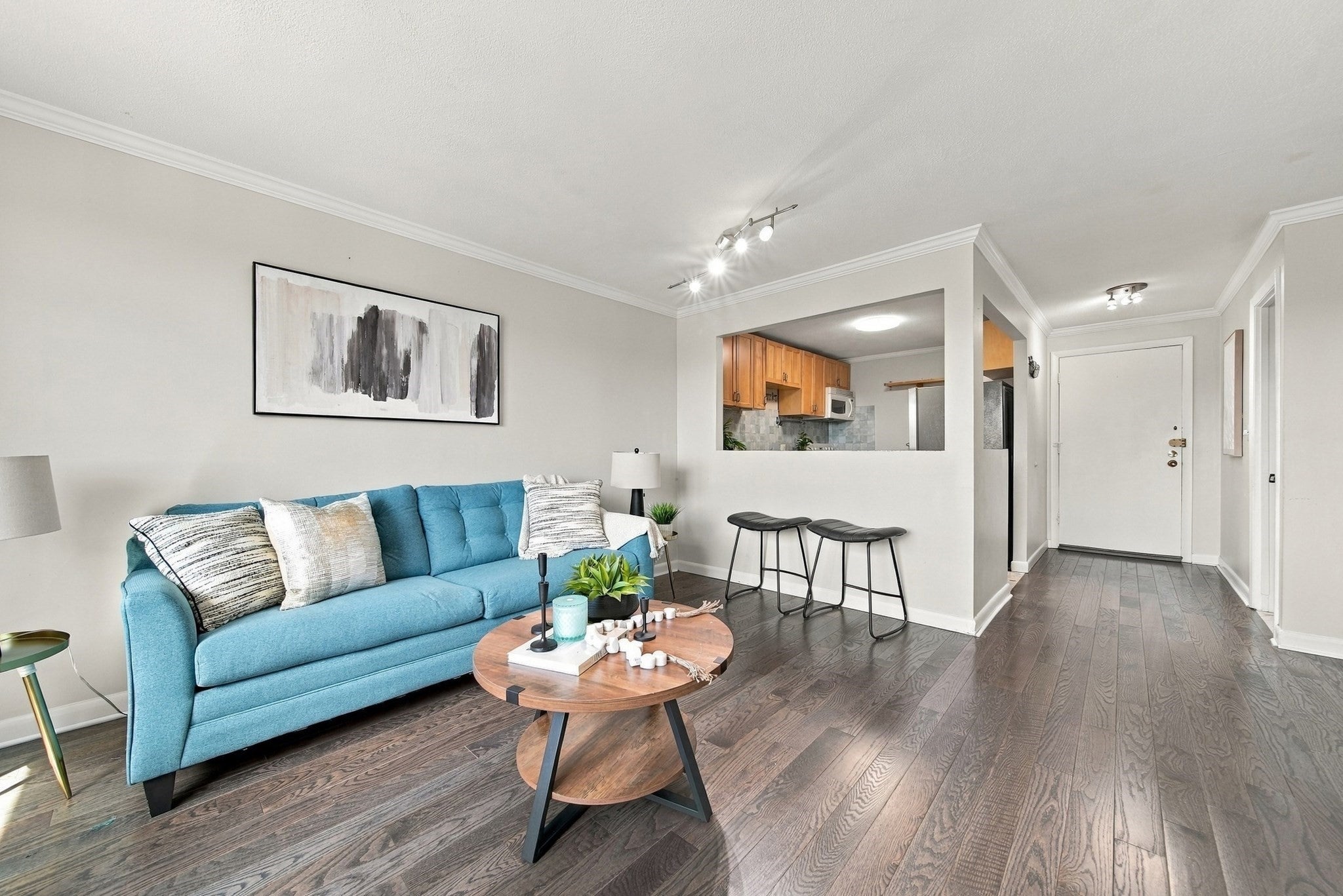 Photo of 900 Governors Dr, Winthrop, MA