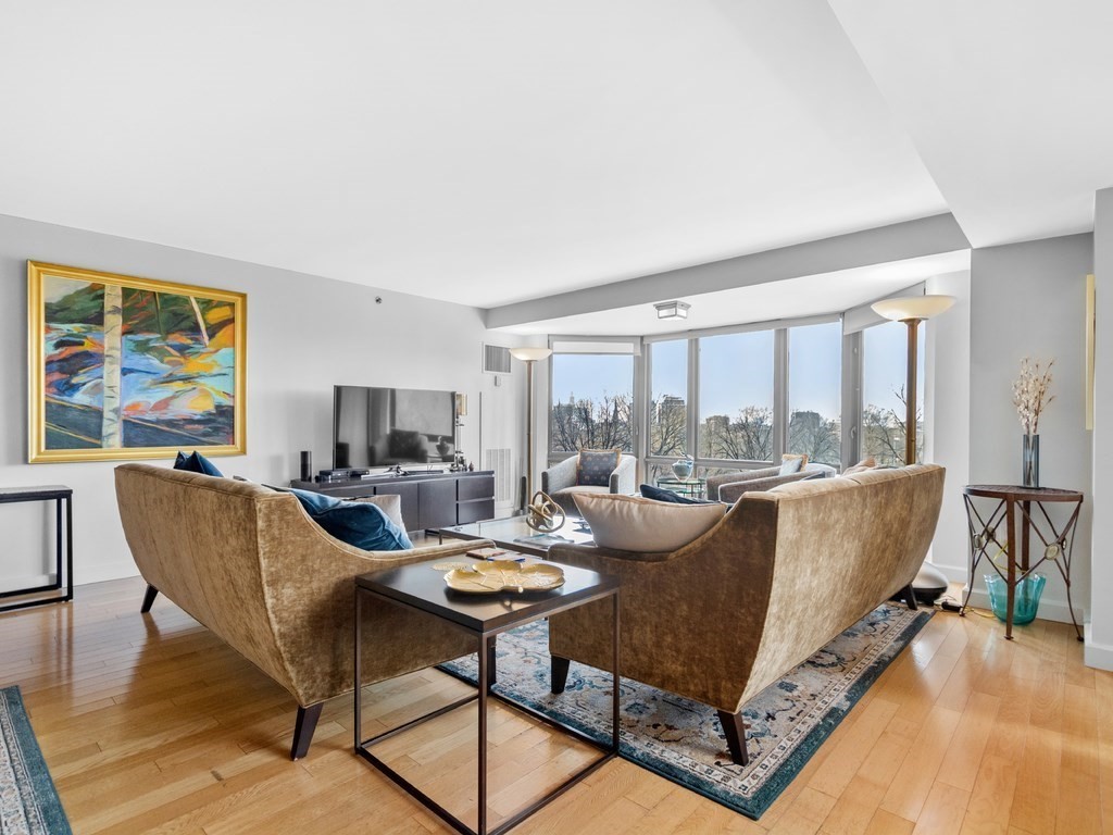 165 Tremont St 701